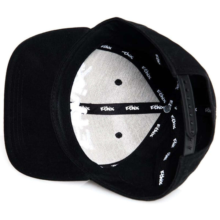 Gorra negra ETHiX