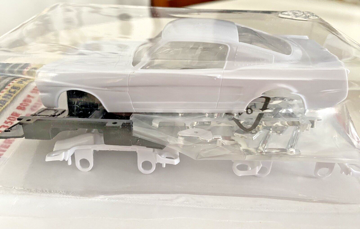 Revell Monogram Mustang Shelby GT350R Body White Kit 1/32 Slot Car 85-5129