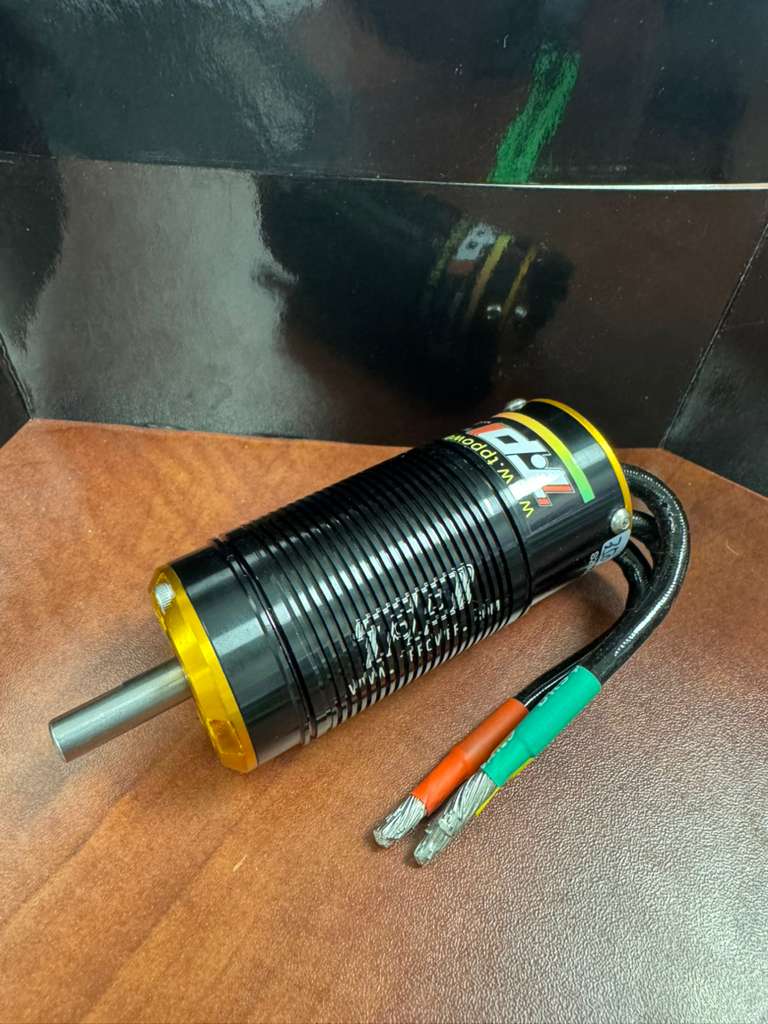 TP POWER 4060CM 2610KV MOTOR 8mm ( up to 6s ) SUPER BEAST