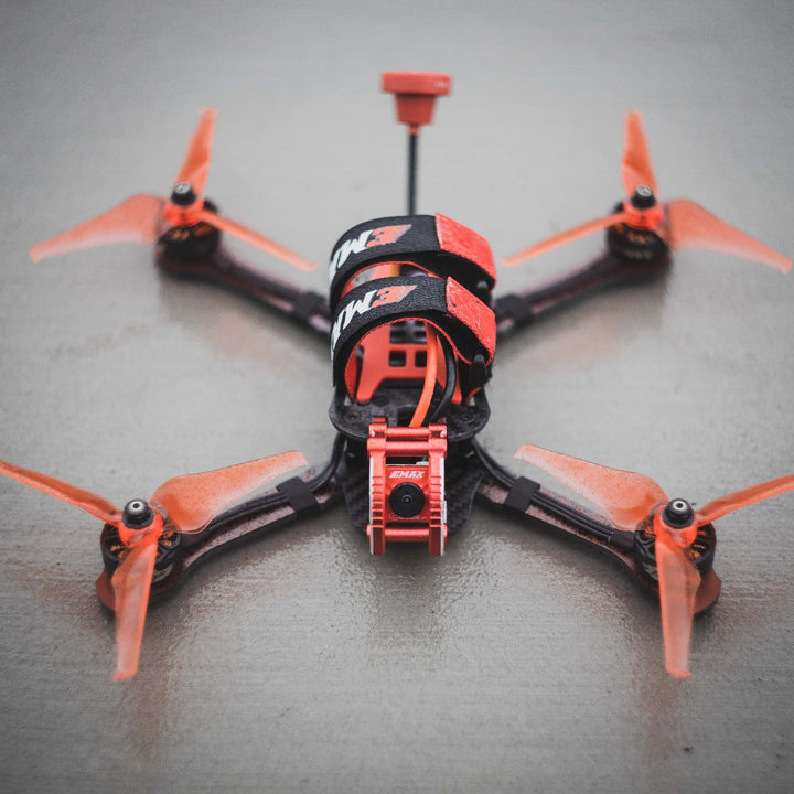 Avión de carreras EMAX BUZZ Freestyle BNF 1700kv 5-6s Frsky 